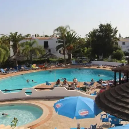 Luna - With A Pool Area With A Lounge Bar Apartment