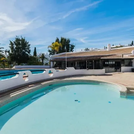 Luna - With A Pool Area With A Lounge Bar Albufeira