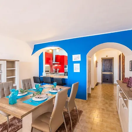 Luna - With A Pool Area With A Lounge Bar *