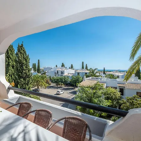 Luna - With A Pool Area With A Lounge Bar Daire *