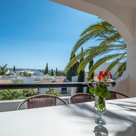 Luna - With A Pool Area With A Lounge Bar Daire Albufeira